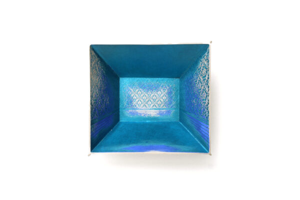 spilla di Itto Mishima - THE BLUE ROOM at Archivio Negroni A TALE OF MULTIPLE WORLDS | Synthesis possibilities on colours and preciousness Curator Nichka Marobin